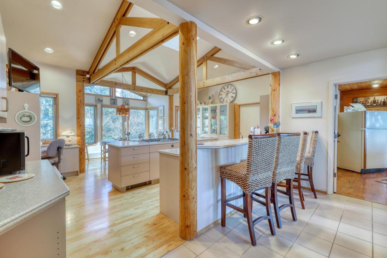 Seascape Lodge Freeland Екстериор снимка