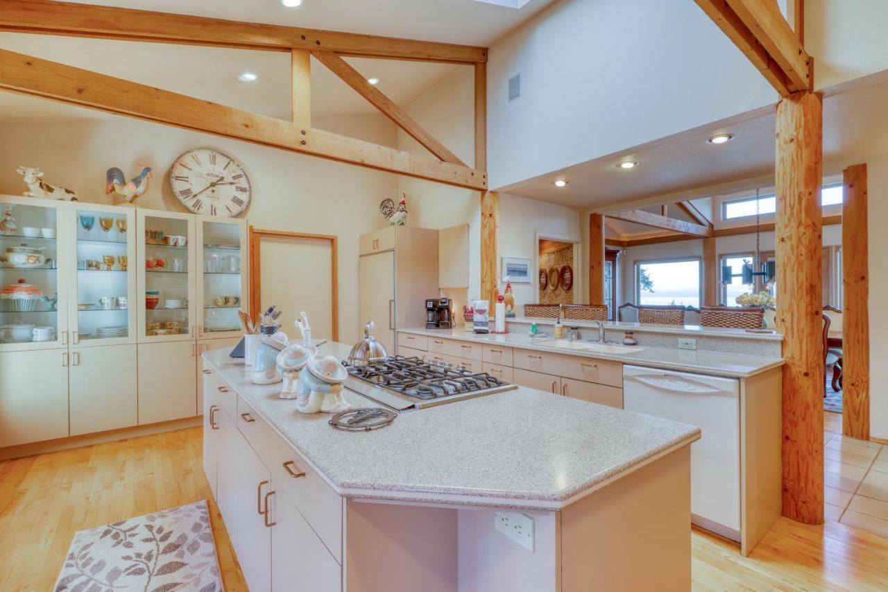 Seascape Lodge Freeland Екстериор снимка