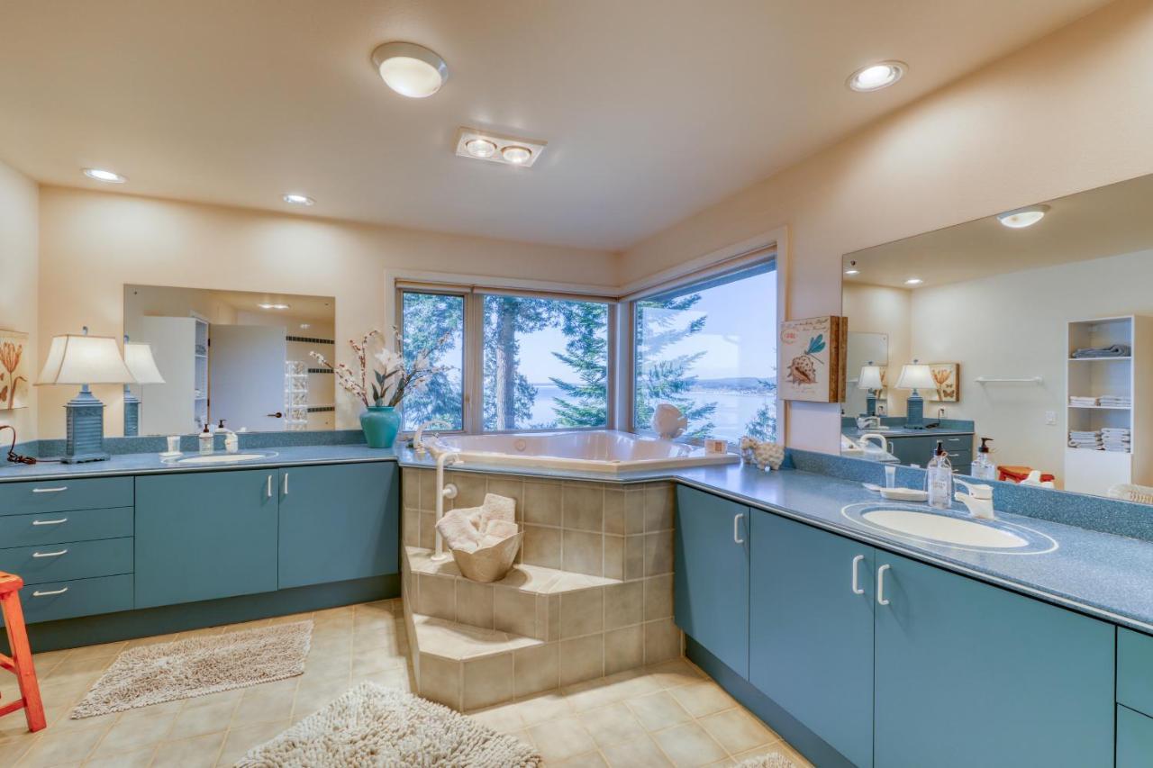 Seascape Lodge Freeland Екстериор снимка