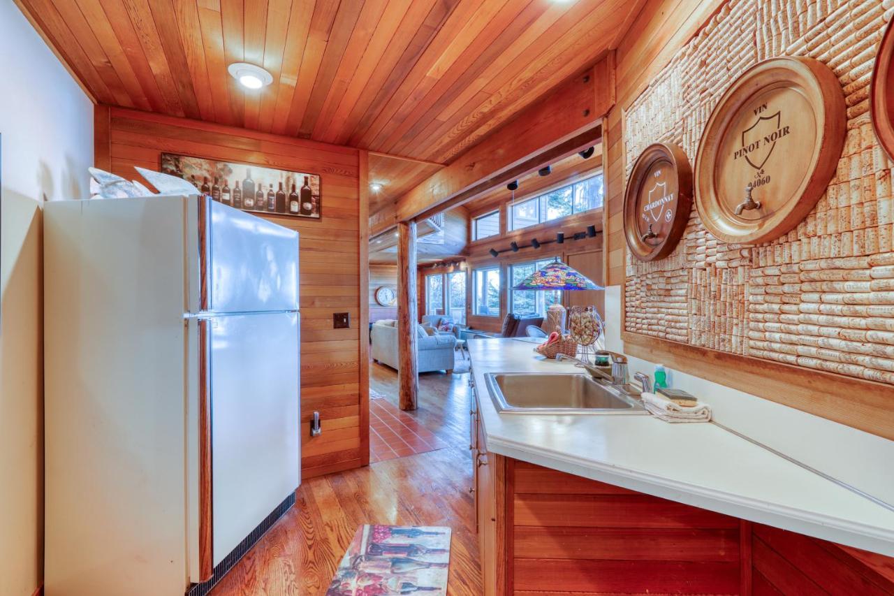 Seascape Lodge Freeland Екстериор снимка